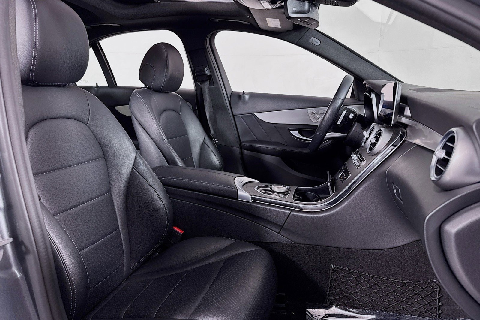 Used 2019 Mercedes-Benz C 300 Sedan image 7