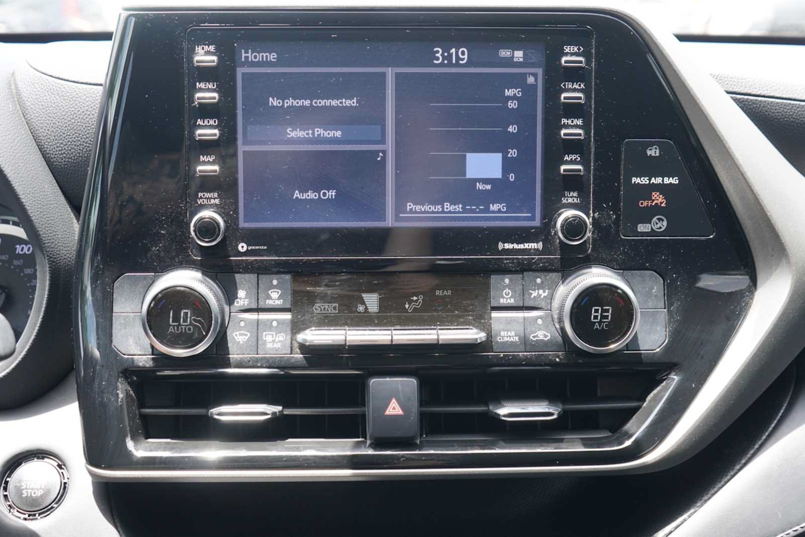 Used 2021 Toyota Highlander L FWD image 10