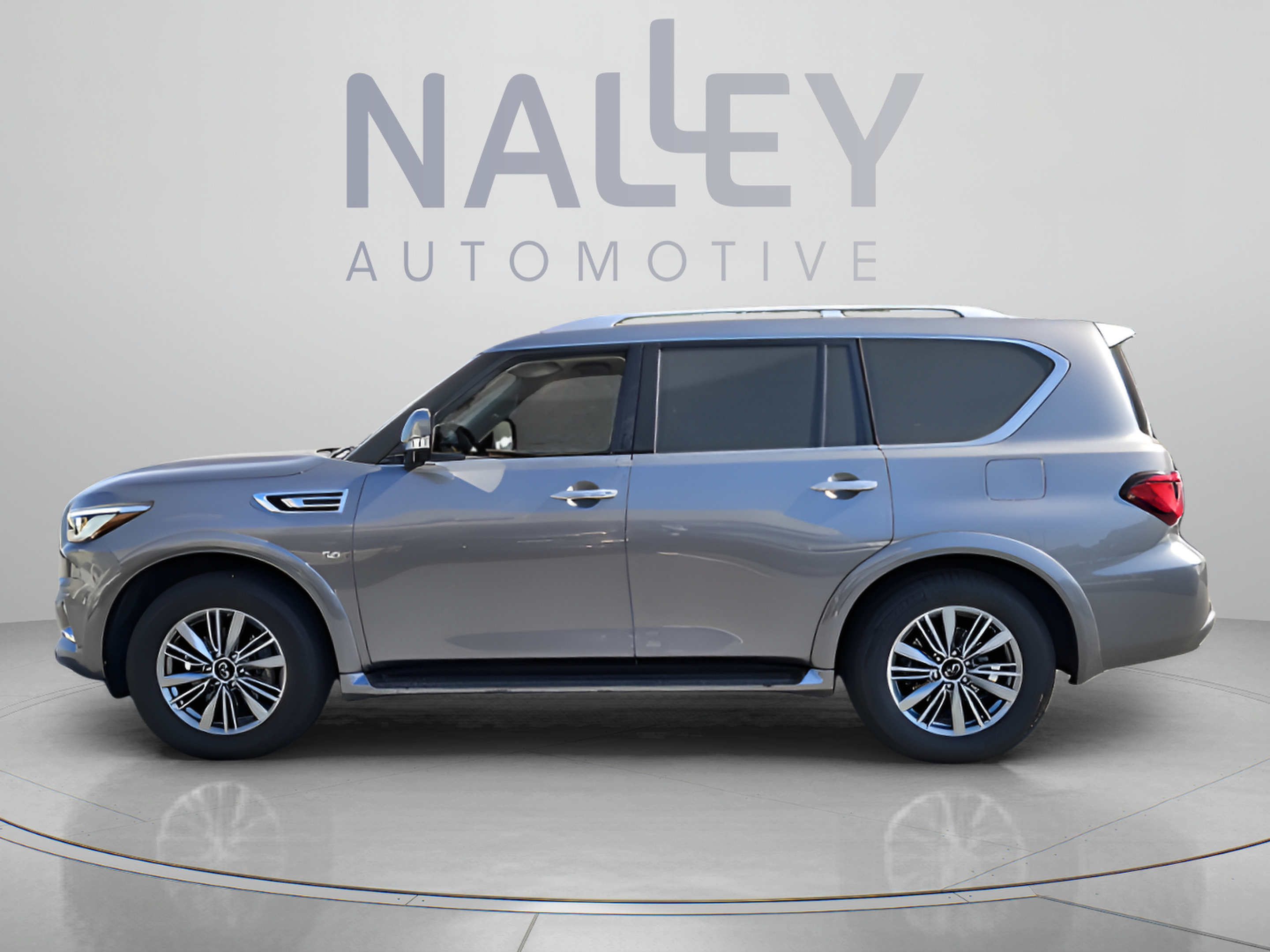 Used 2019 INFINITI QX80 Luxe w/ All-Season Package RWD image 2