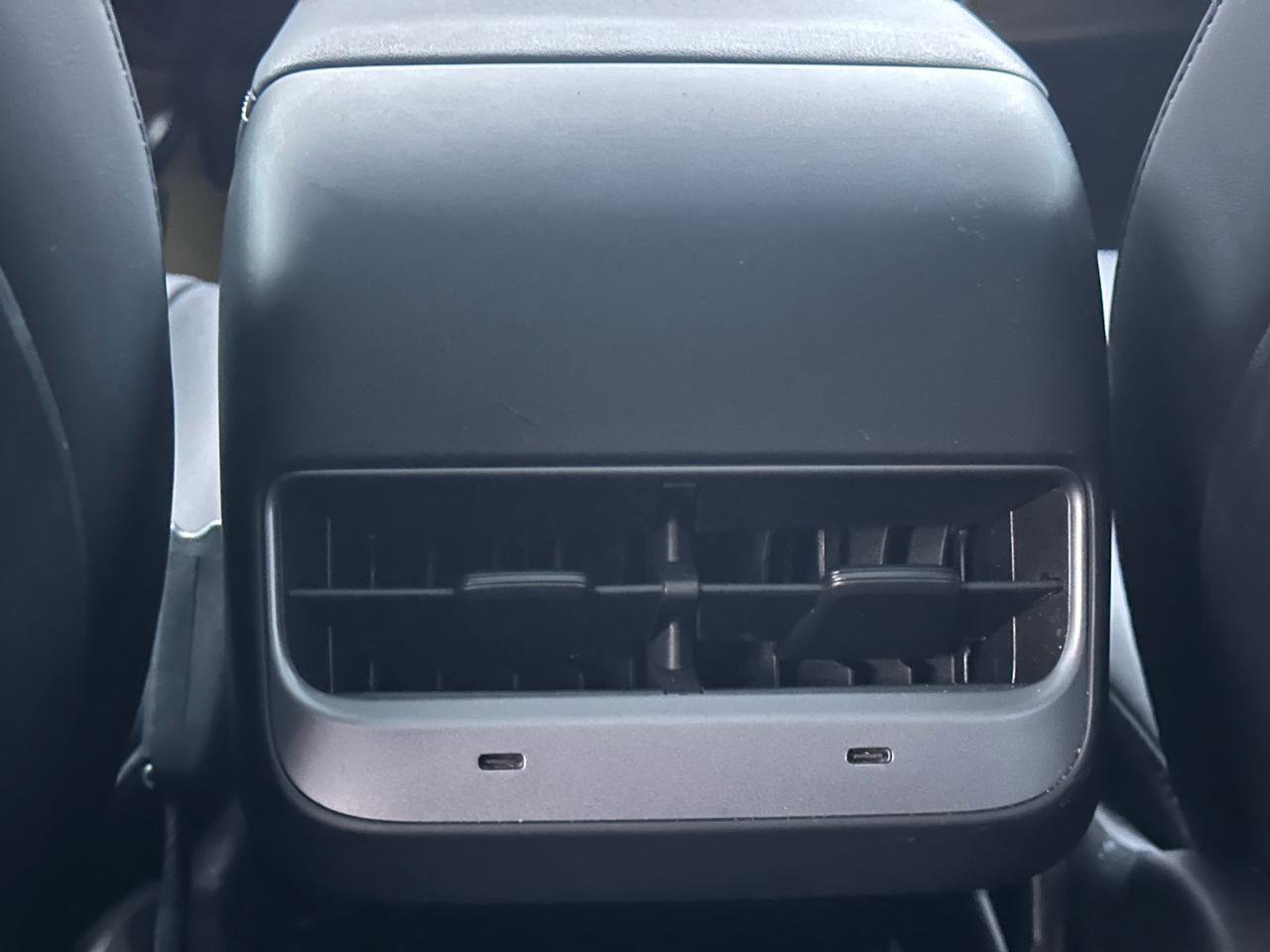 Used 2022 Tesla Model Y Long Range image 35