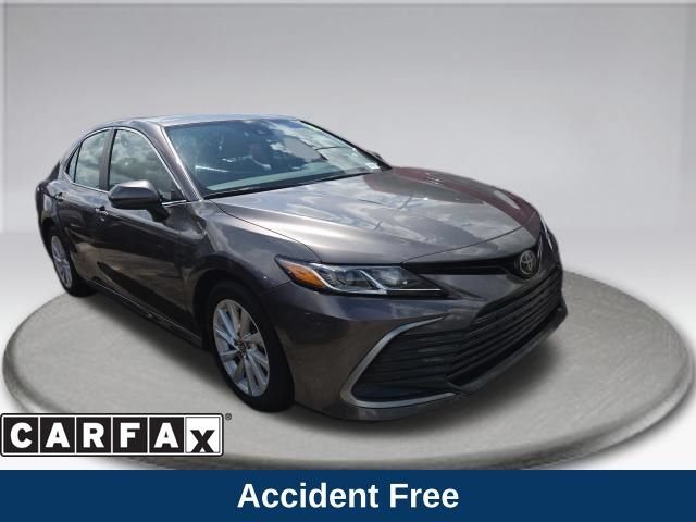 Used 2021 Toyota Camry LE FWD image 2