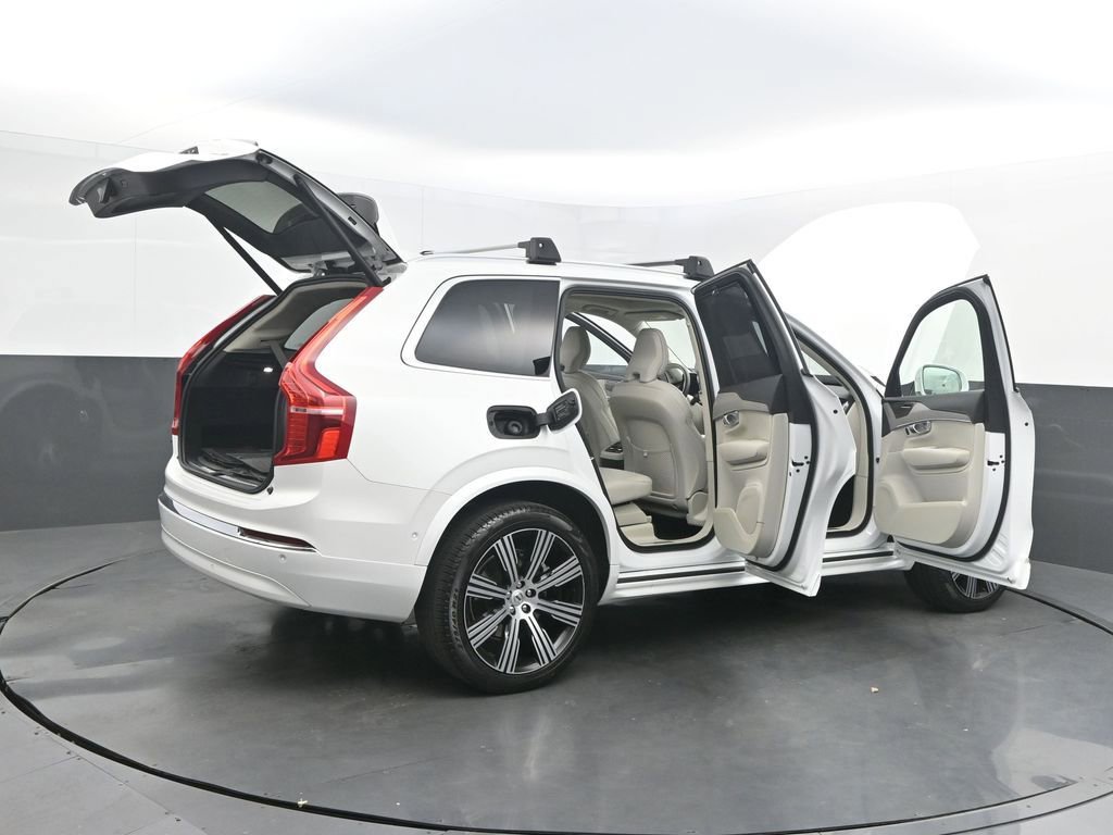 Certified 2024 Volvo XC90 B6 Ultimate w/ Lounge Package image 39