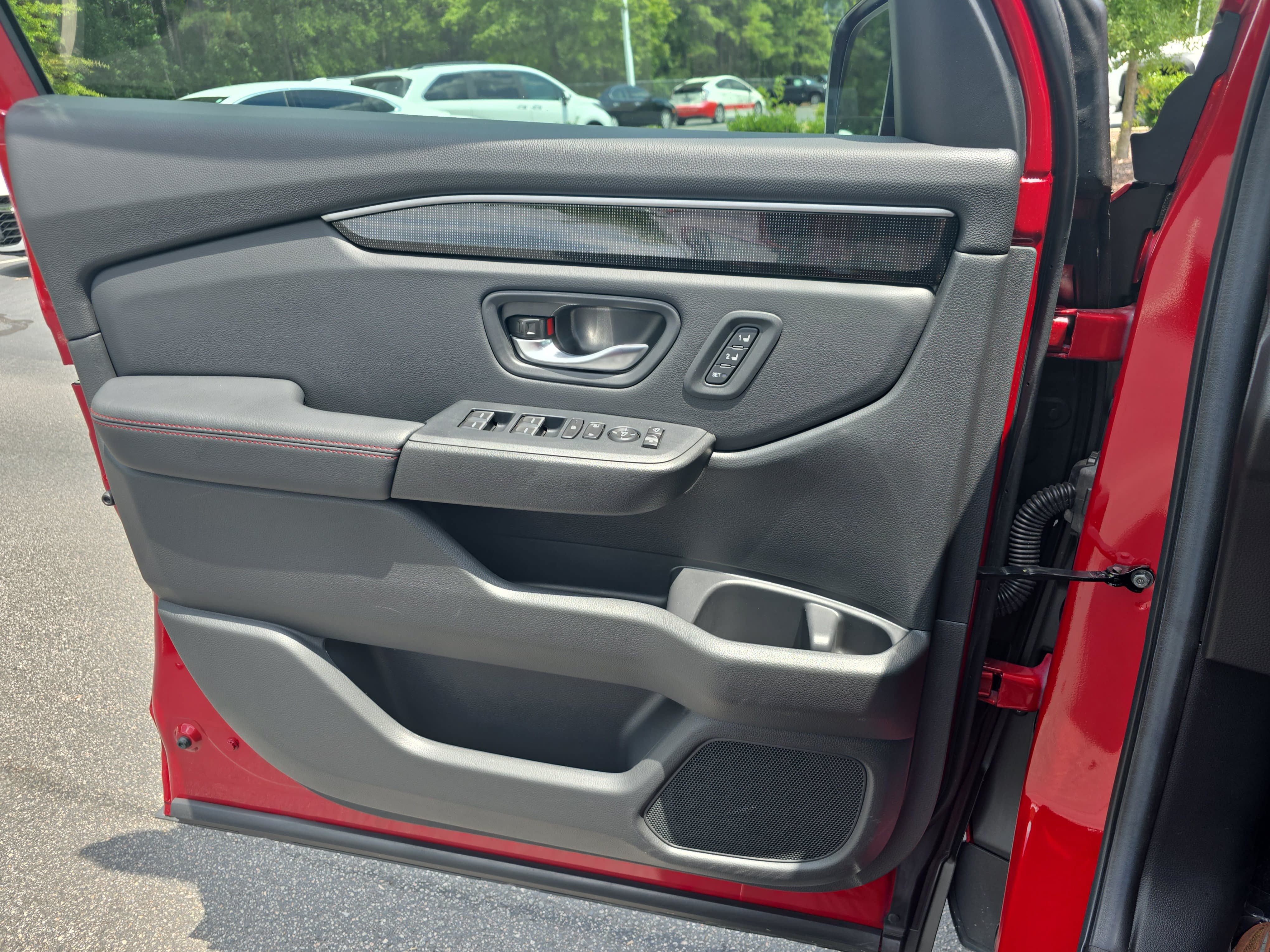 Used 2025 Honda Pilot Black Edition image 27