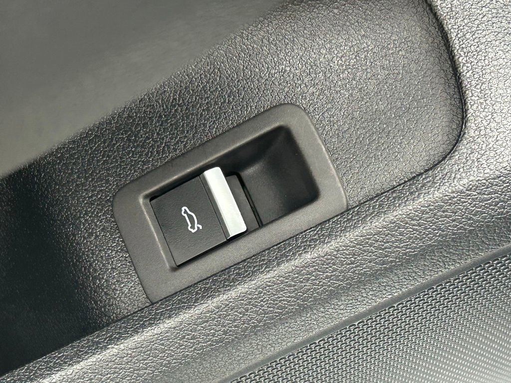 Used 2023 Audi A4 2.0T Premium w/ Convenience Package image 68