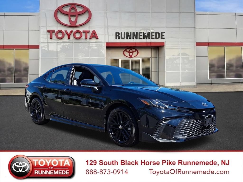 Used 2026 Toyota Camry Hybrid FWD image 1