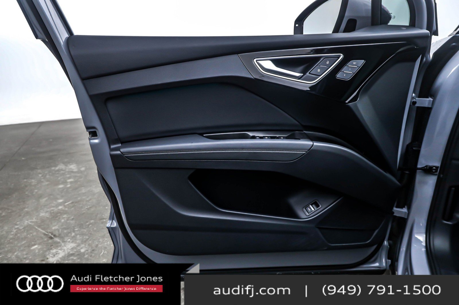 Used 2024 Audi Q4 e-tron Premium Plus image 21