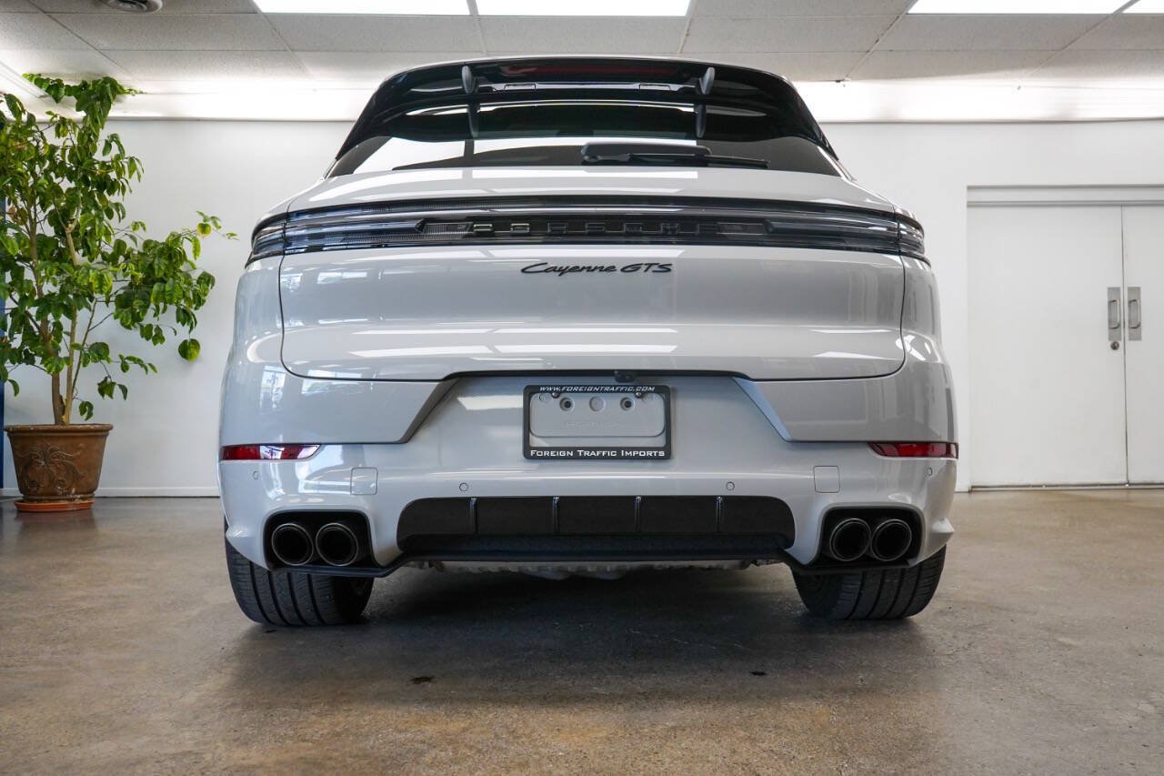 Used 2025 Porsche Cayenne GTS AWD/4WD image 36