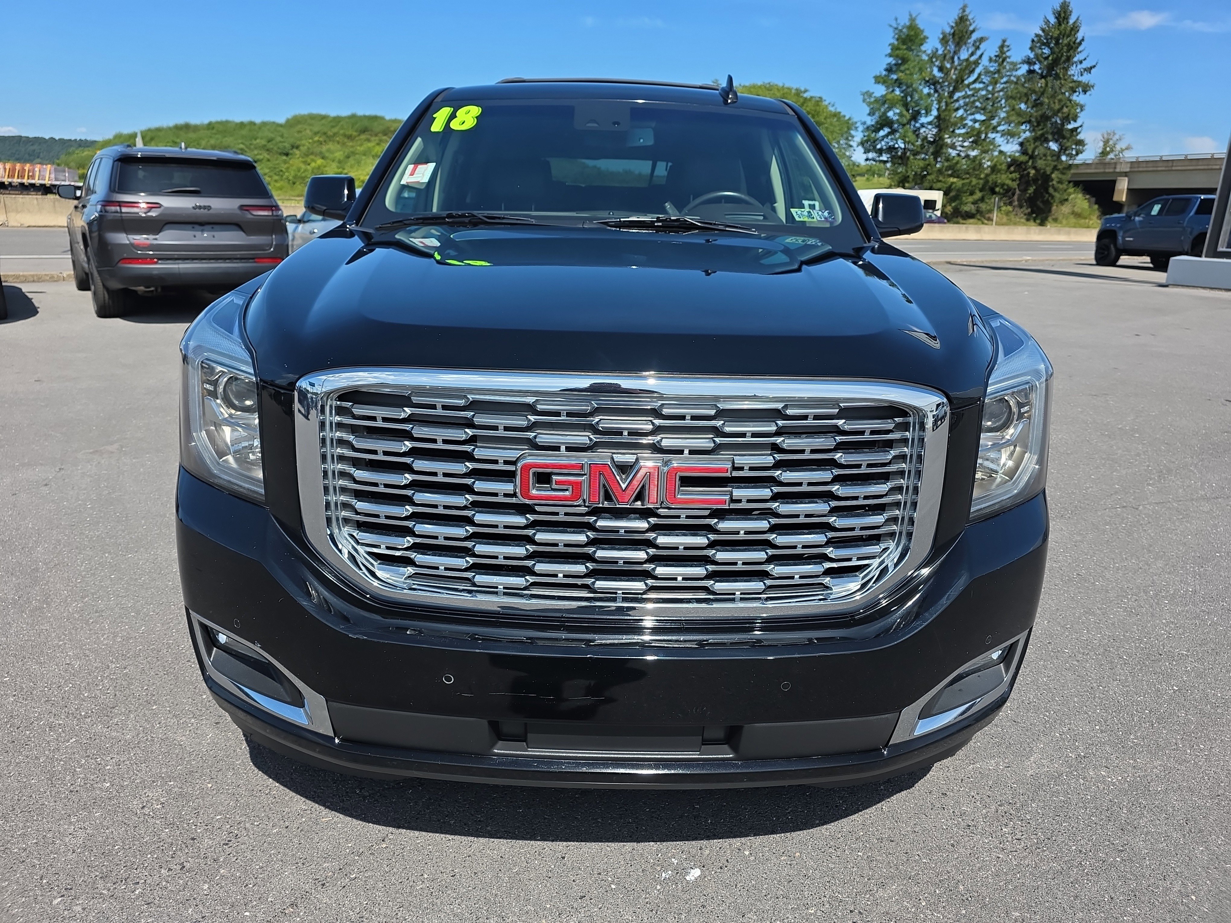 Used 2018 GMC Yukon XL Denali image 8