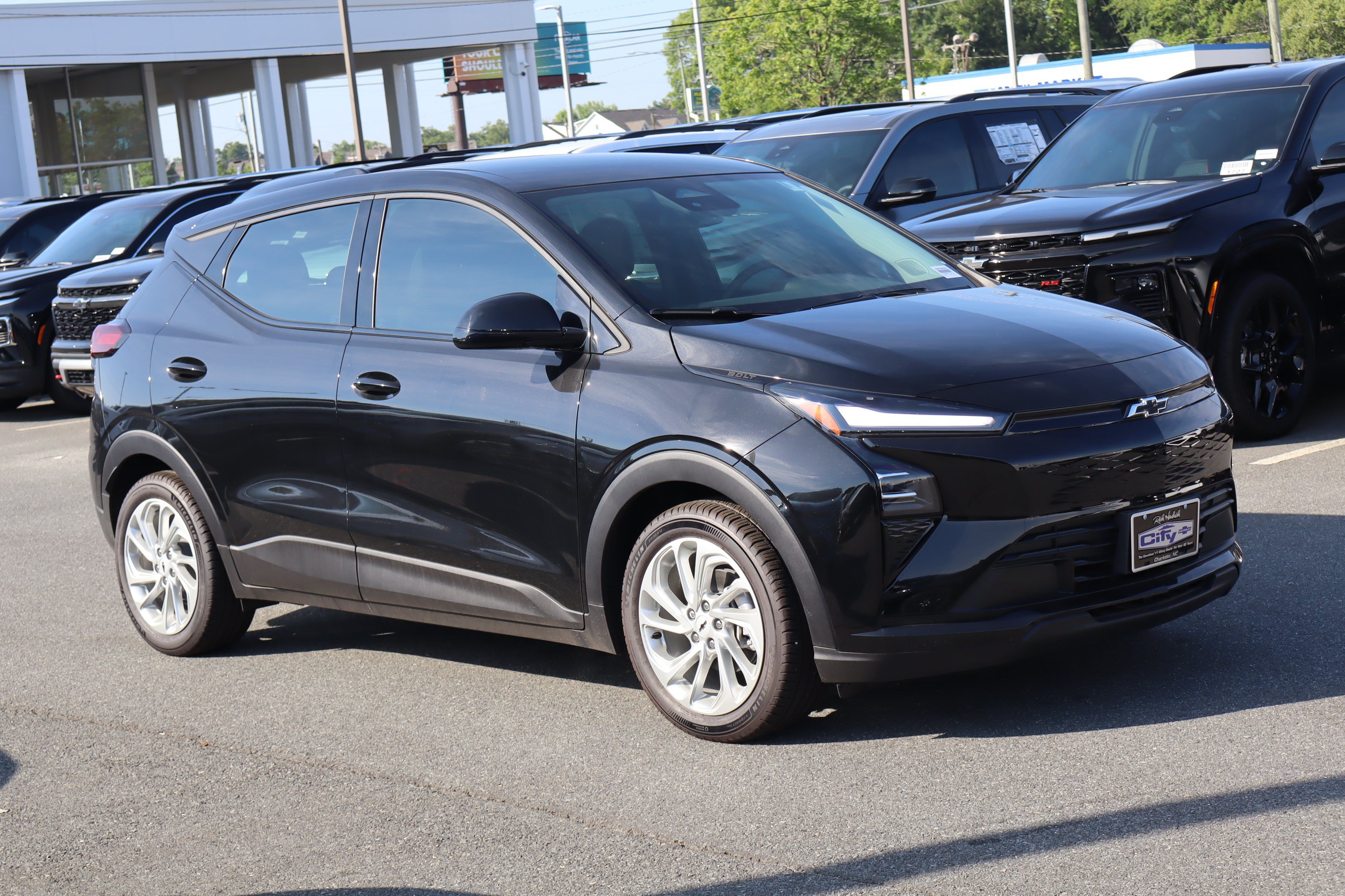 New 2027 Chevrolet Bolt LT w/ Comfort Package FWD image 2