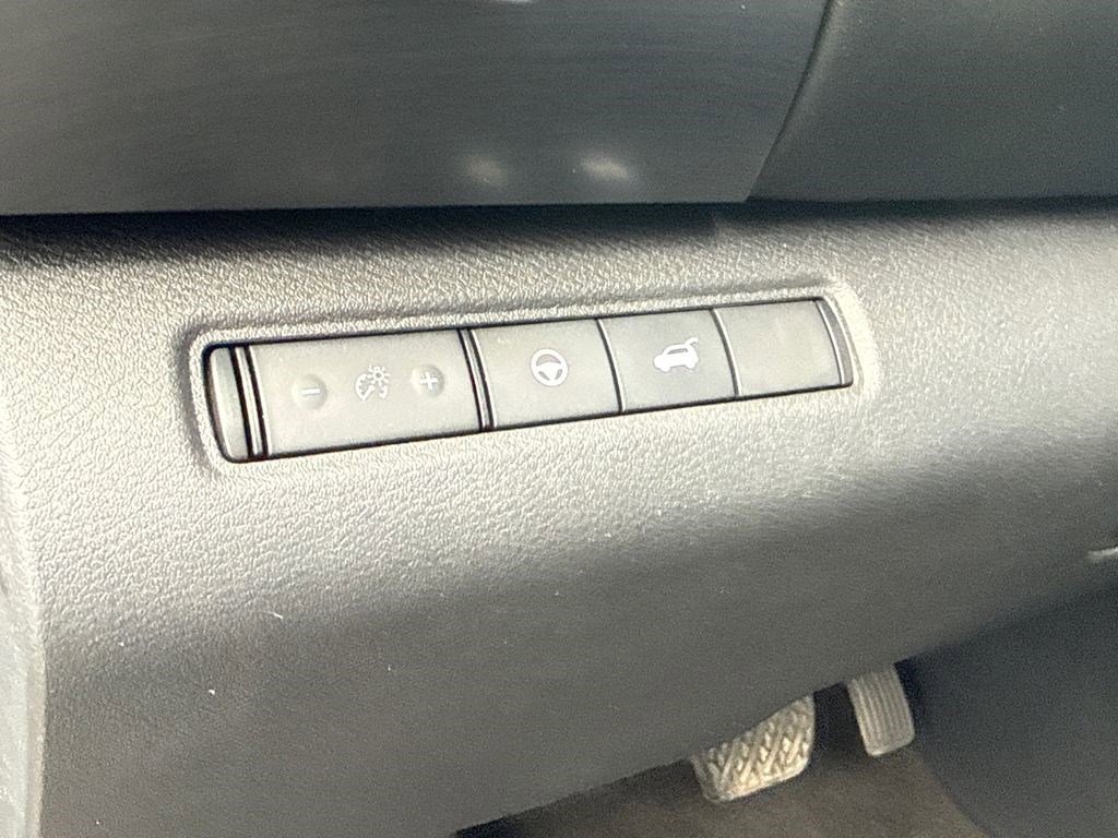 Used 2022 Nissan Pathfinder SL image 24