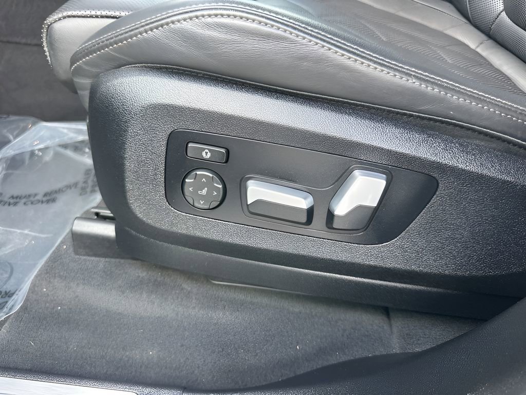 Used 2023 BMW X5 xDrive40i w/ Premium Package image 11
