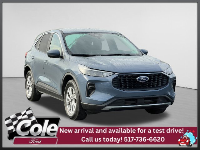 Used 2023 Ford Escape Active w/ Tech Pack #2 AWD/4WD image 1