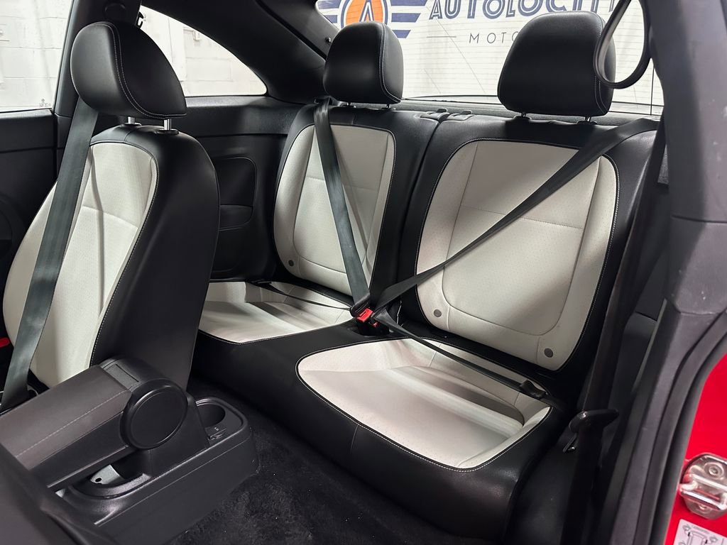 Used 2019 Volkswagen Beetle 2.0T S FWD image 21