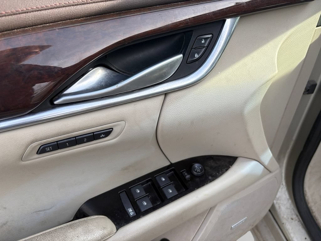 Used 2013 Cadillac XTS Luxury w/ Driver Awareness Package FWD image 19