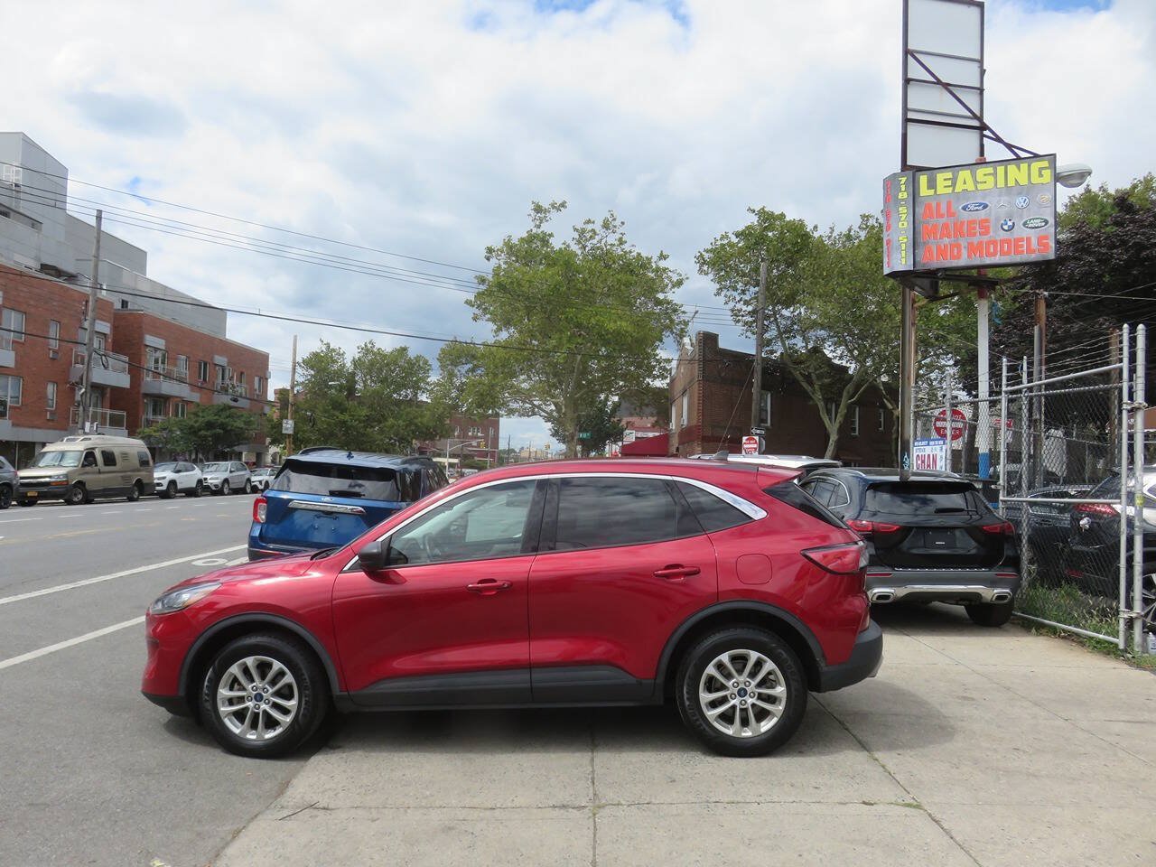 Used 2022 Ford Escape SE w/ Cold Weather Package AWD/4WD image 7