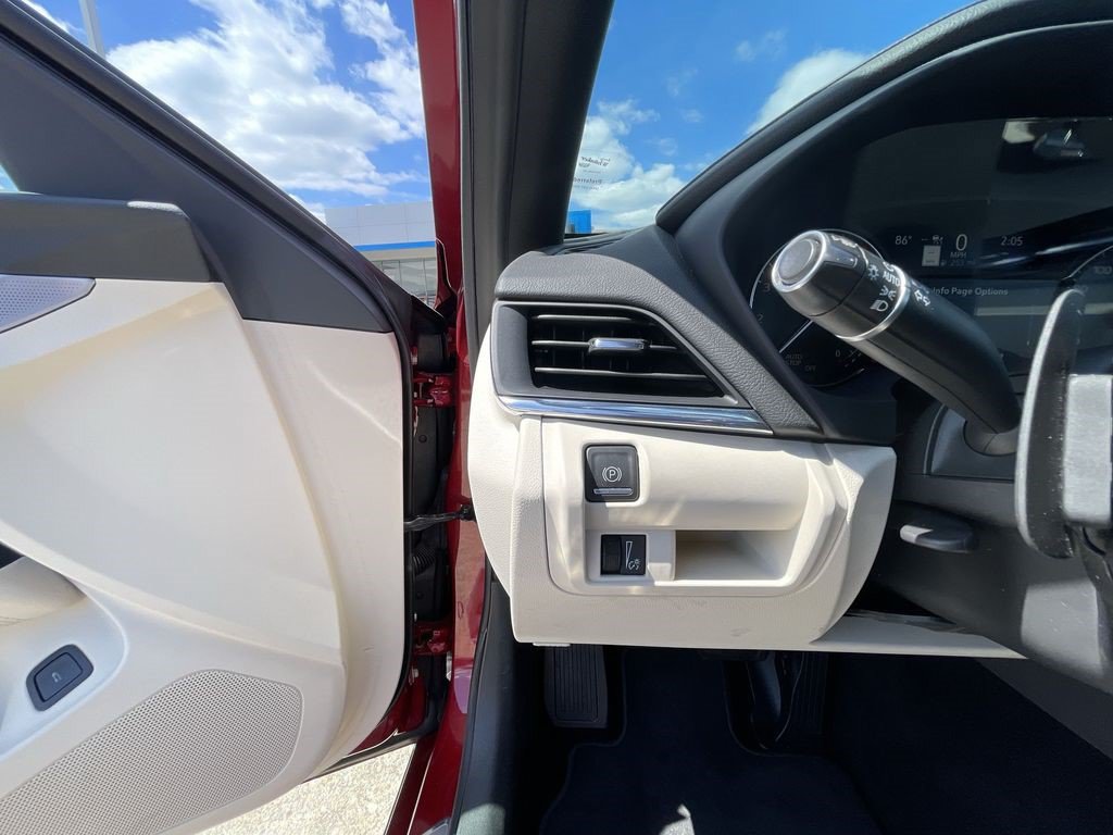 Certified 2024 Cadillac CT4 Premium Luxury AWD/4WD image 17