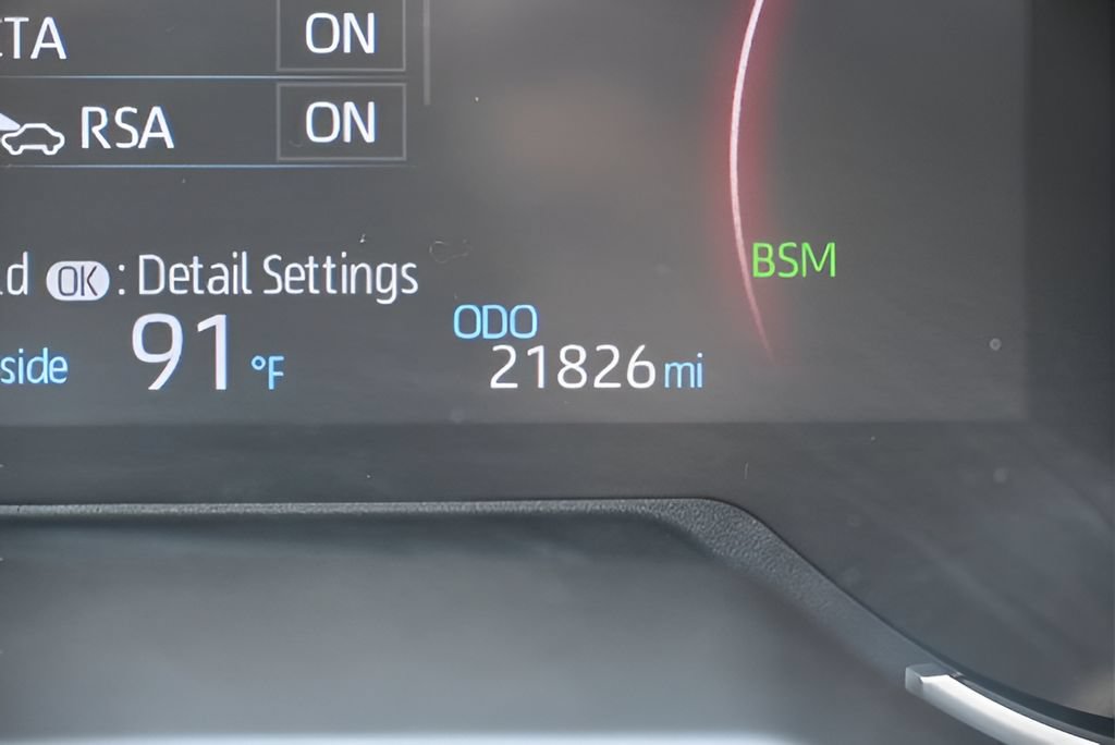 Used 2025 Toyota RAV4 XLE FWD image 20