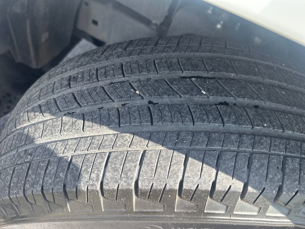 Used 2023 Nissan Frontier SV image 30