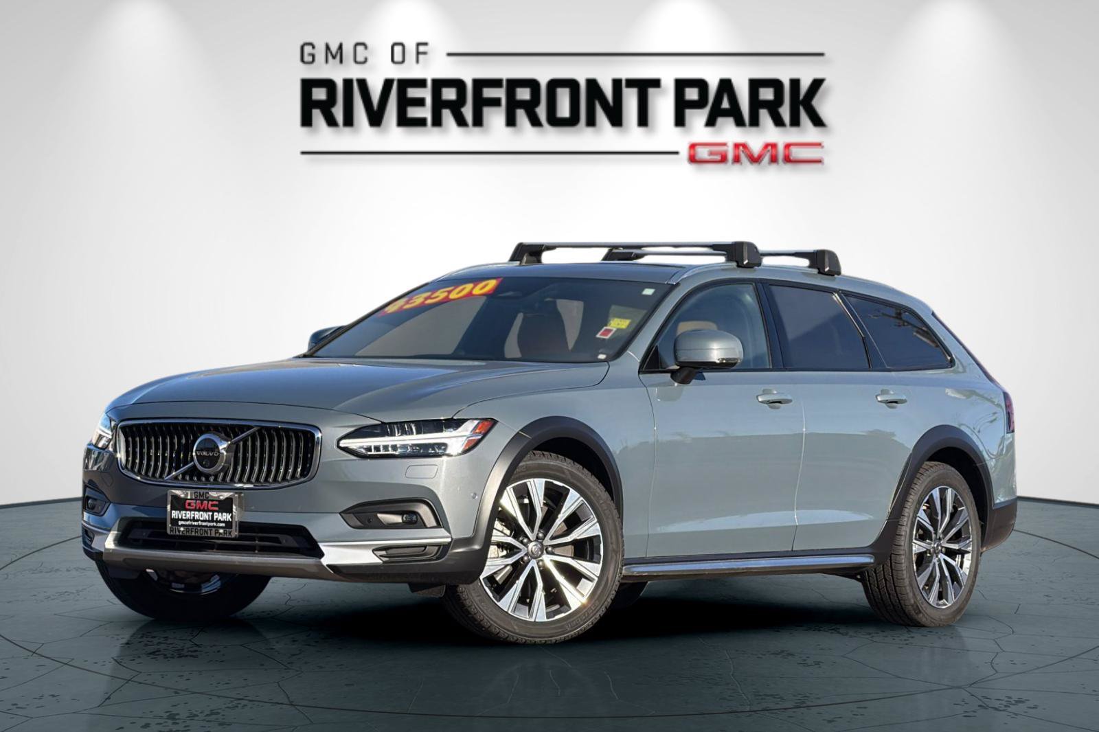Used 2022 Volvo V90 B6 Cross Country AWD/4WD image 7