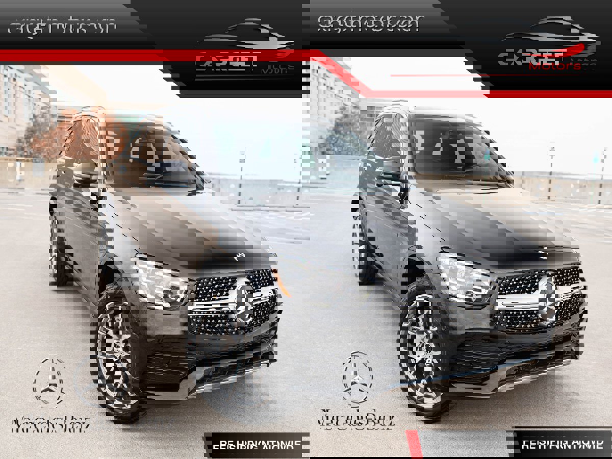 Used 2021 Mercedes-Benz GLC 300 4MATIC w/ AMG Line image 1