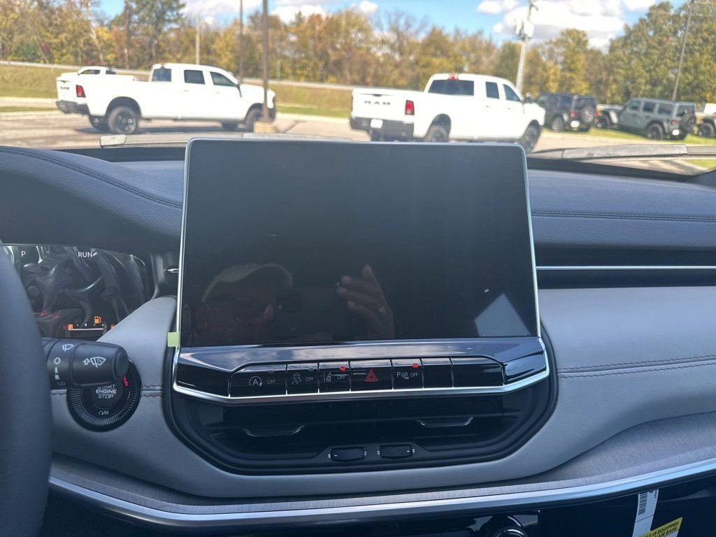 New 2026 Jeep Compass Limited w/ Sun, Sound & Navigation Group image 25