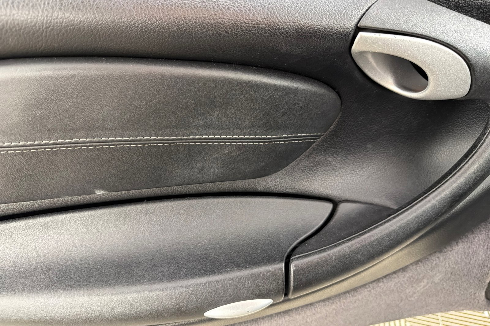 Used 2004 Porsche 911 Carrera RWD image 10