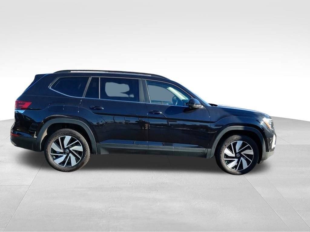 Used 2025 Volkswagen Atlas SE image 6