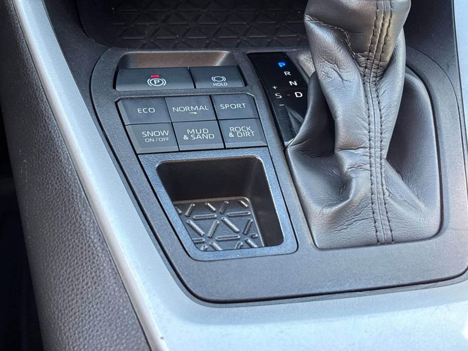Certified 2023 Toyota RAV4 LE AWD/4WD image 19