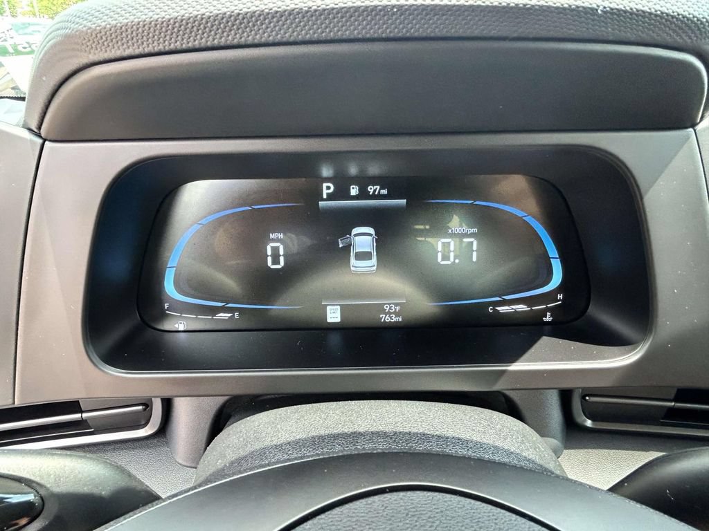 Certified 2025 Hyundai Elantra Sport FWD image 22