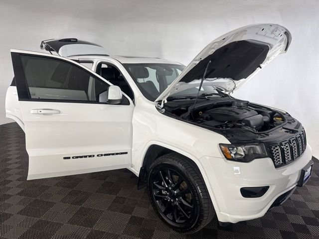 Used 2022 Jeep Grand Cherokee Laredo X AWD/4WD image 15