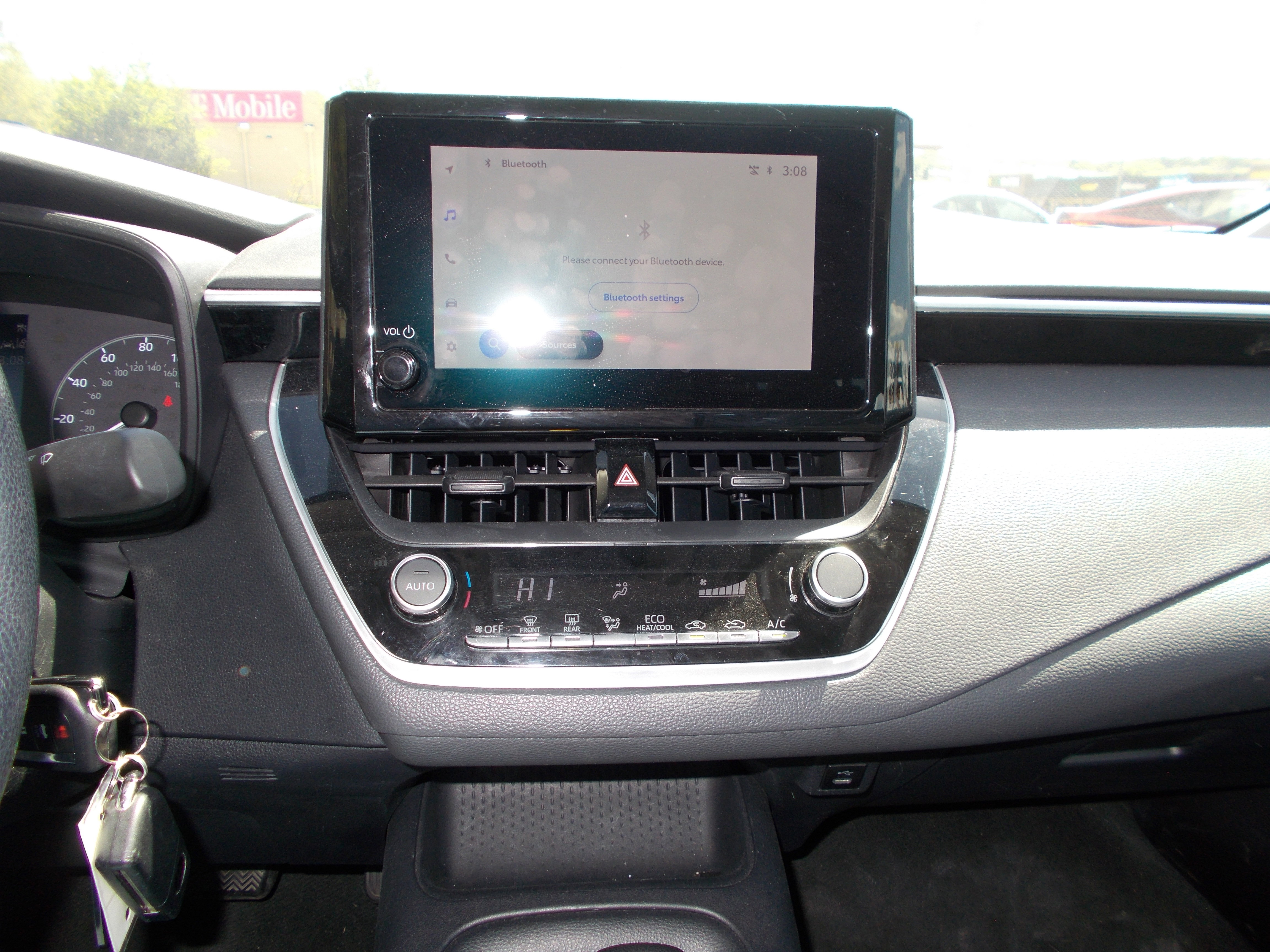 Used 2024 Toyota Corolla LE FWD image 15