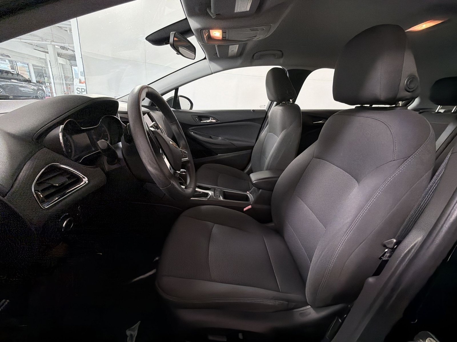 Used 2019 Chevrolet Cruze LT w/ Convenience Package FWD image 11