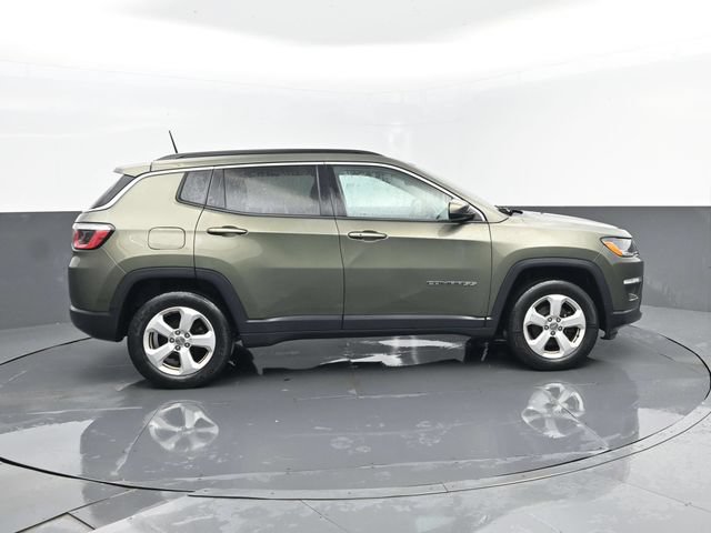 Used 2018 Jeep Compass Latitude AWD/4WD image 4