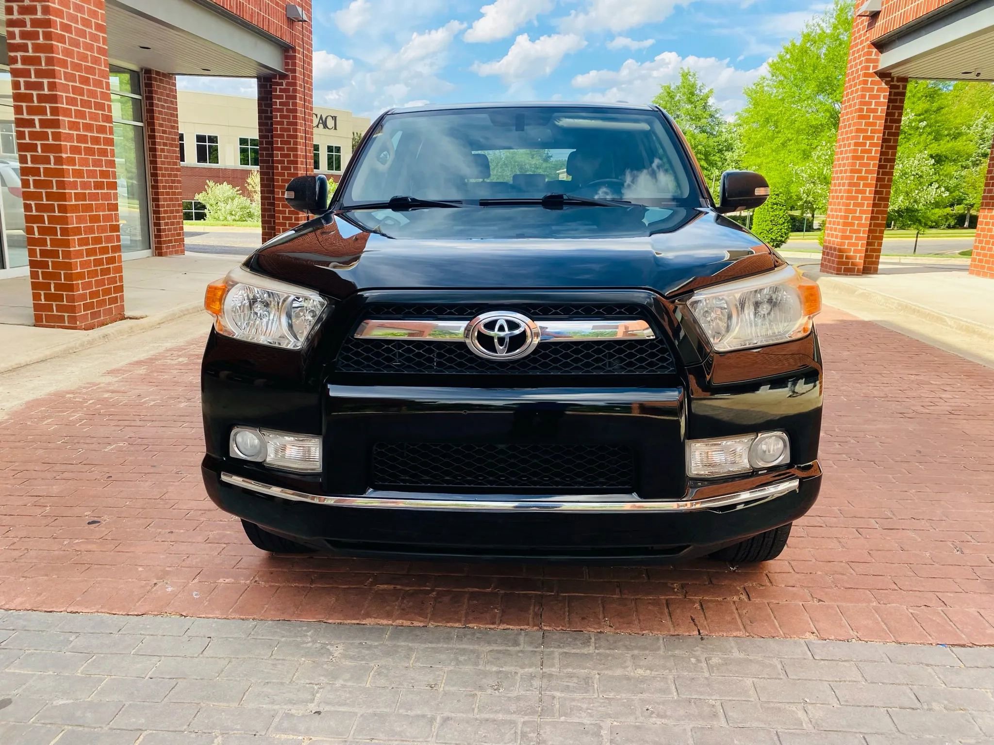 Used 2011 Toyota 4Runner Limited RWD image 2