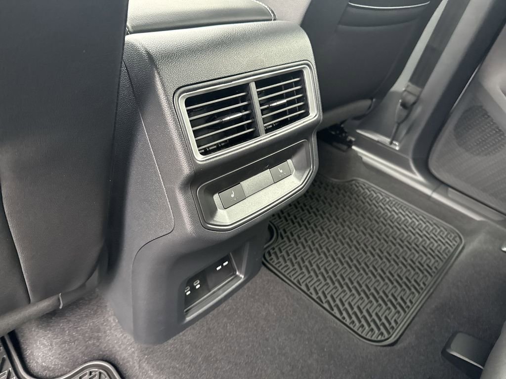 New 2026 Volkswagen Atlas Cross Sport SEL Premium R-Line image 30