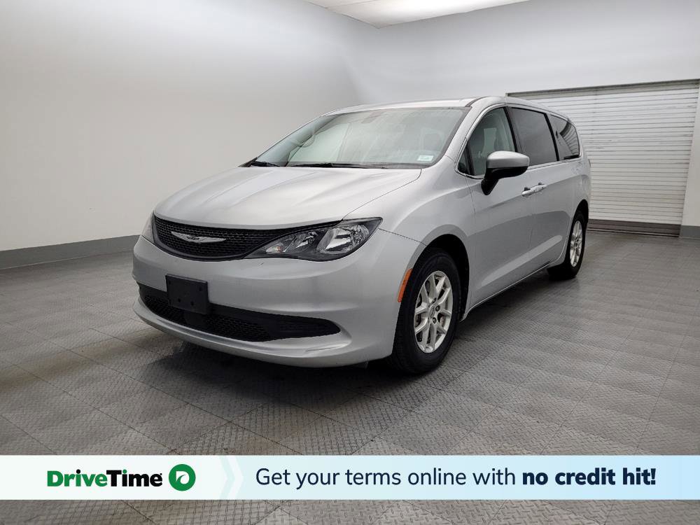 Used 2022 Chrysler Voyager LX FWD image 1