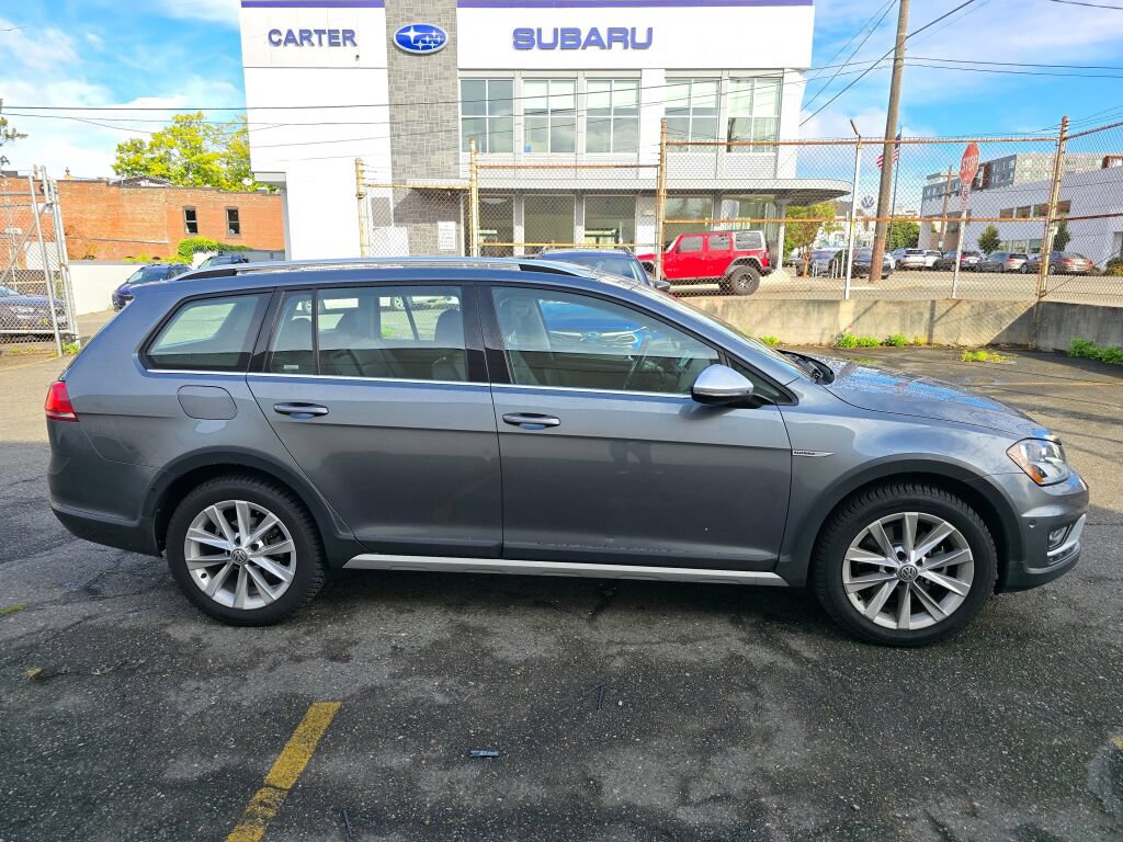 Used 2017 Volkswagen Golf Alltrack SE AWD/4WD image 8