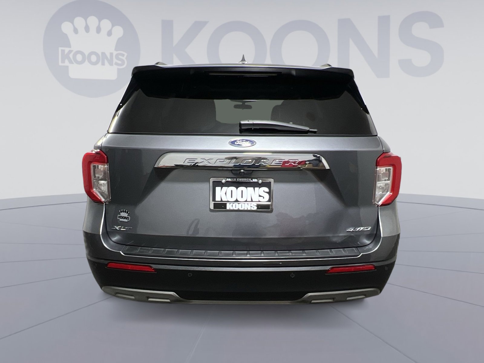 Used 2022 Ford Explorer XLT w/ Equipment Group 202A image 5