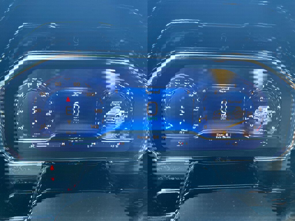 Used 2025 Chevrolet Silverado 1500 LT image 33