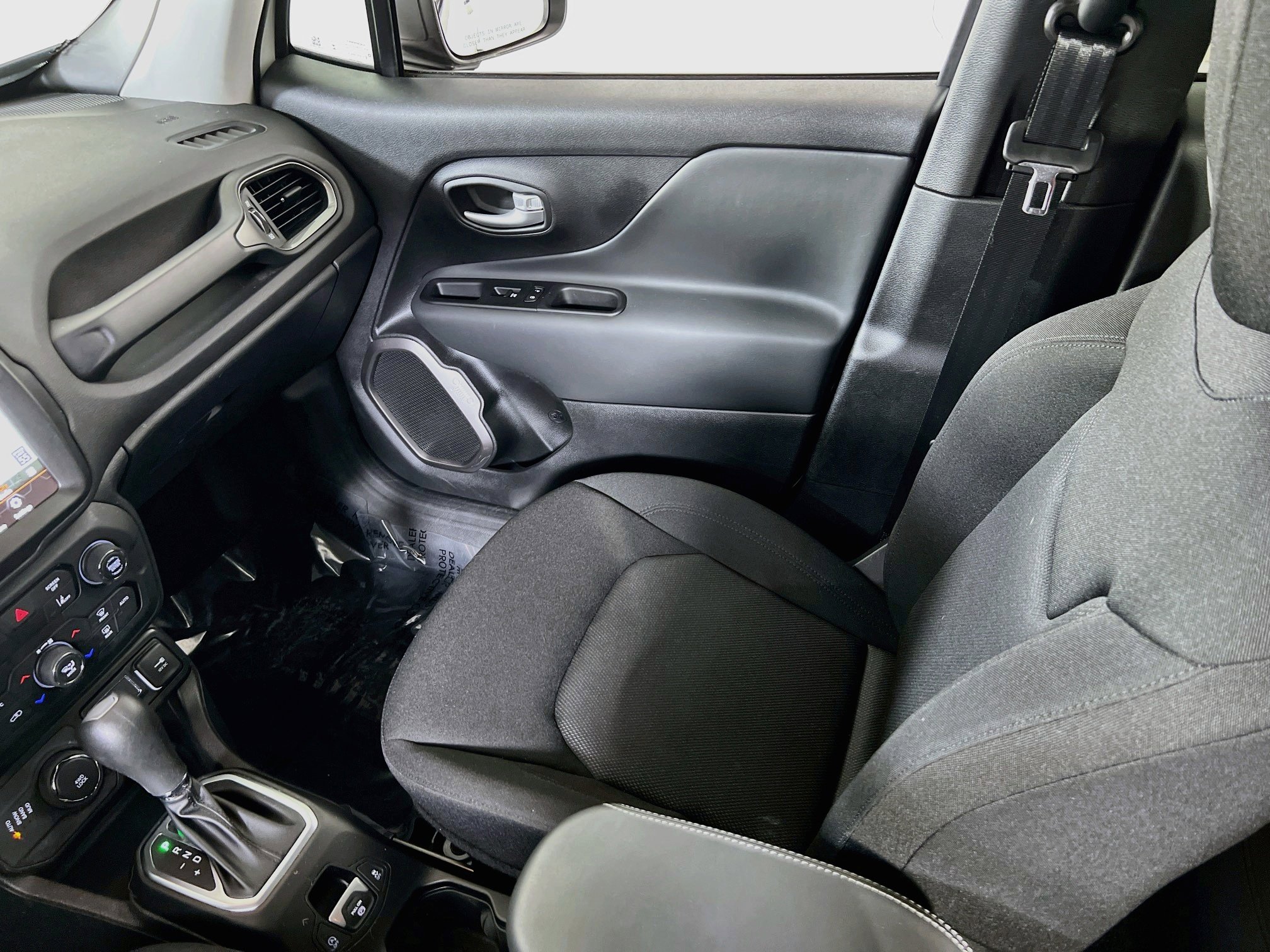 Used 2023 Jeep Renegade Latitude AWD/4WD image 22