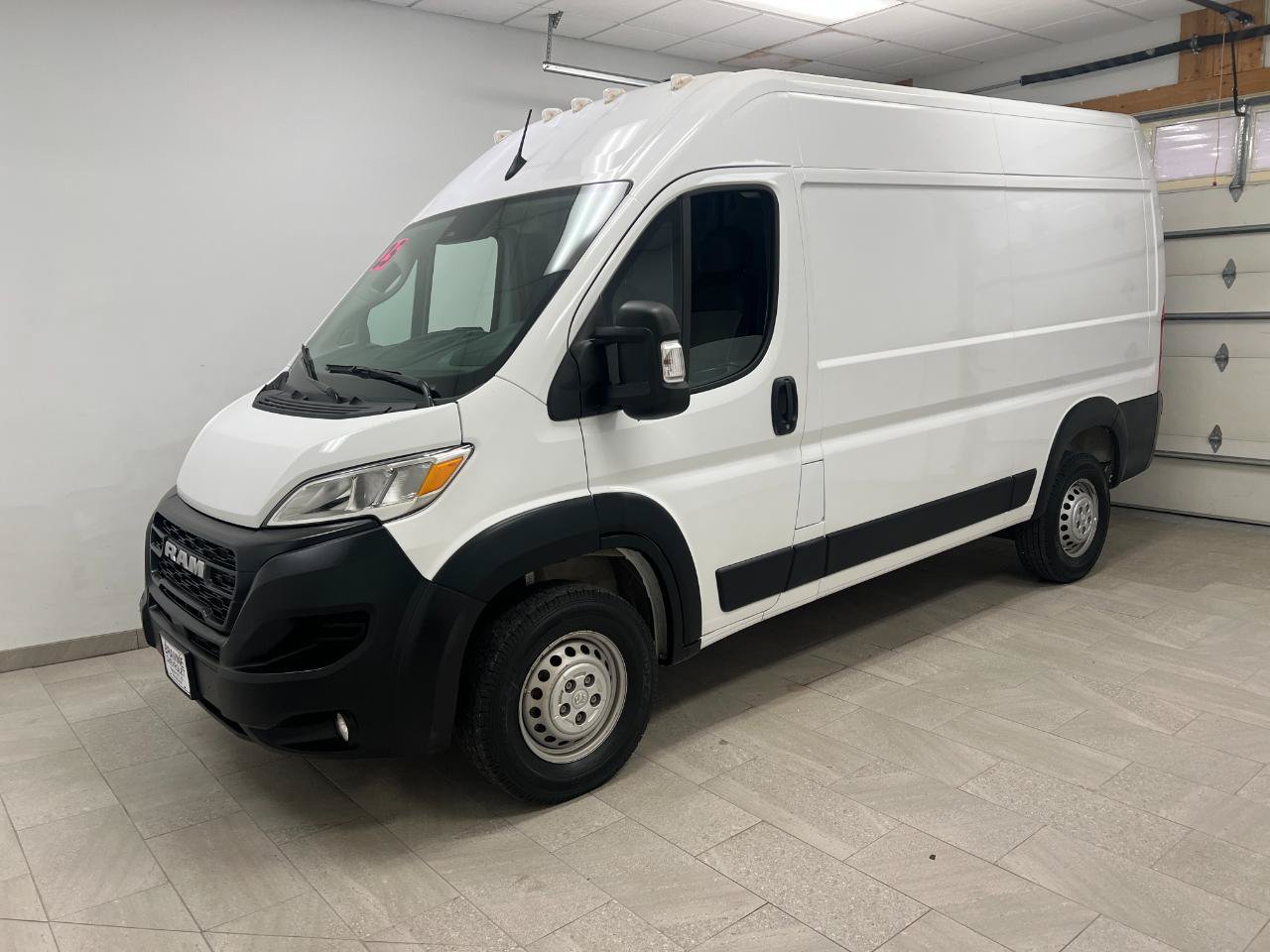 Used 2025 RAM ProMaster 2500 w/ Convenience Group FWD image 5