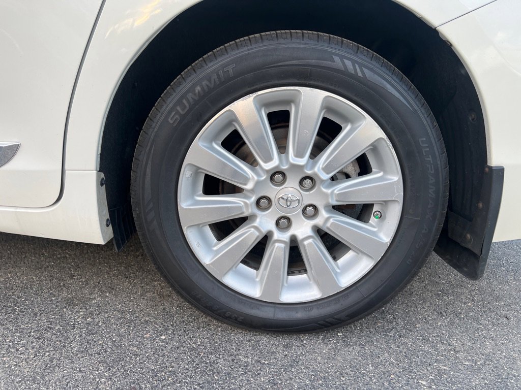 Used 2014 Toyota Sienna Limited w/ Limited Premium Package image 37