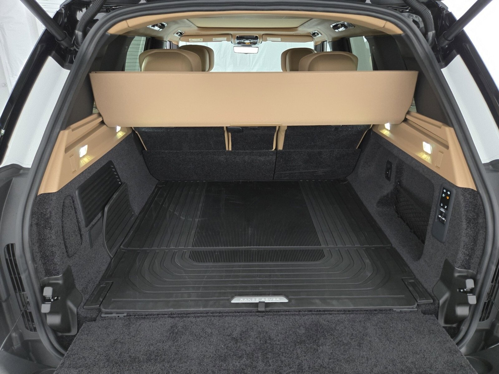 New 2025 Land Rover Range Rover Autobiography image 16