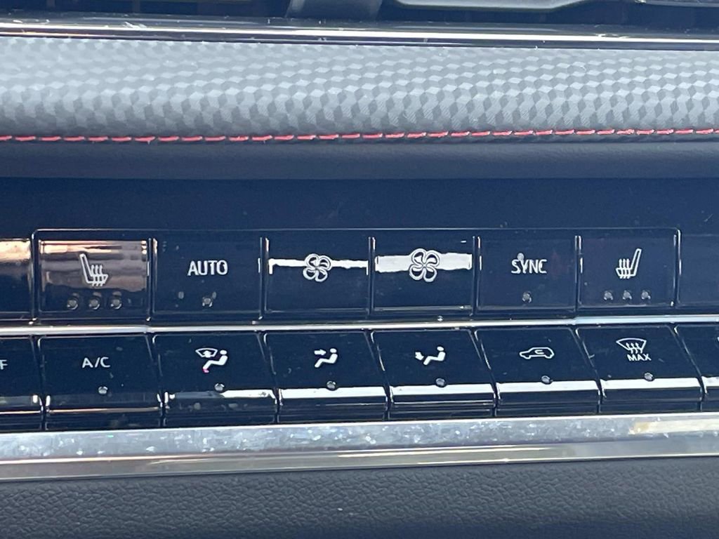 Used 2025 Chevrolet Equinox RS image 23