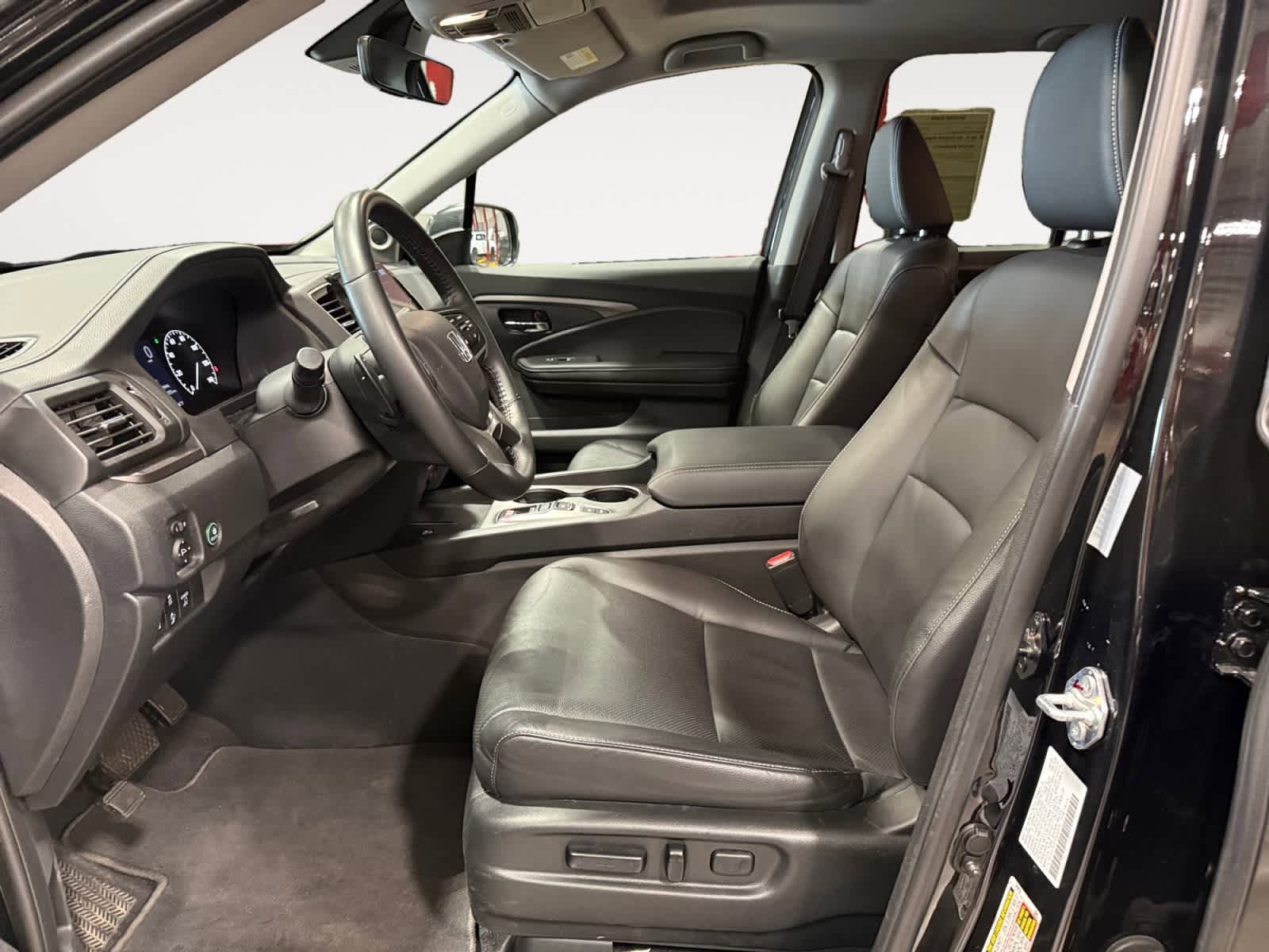 Used 2025 Honda Ridgeline RTL image 10