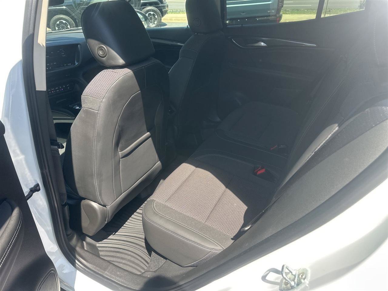 Used 2022 Buick Envision Preferred FWD image 21