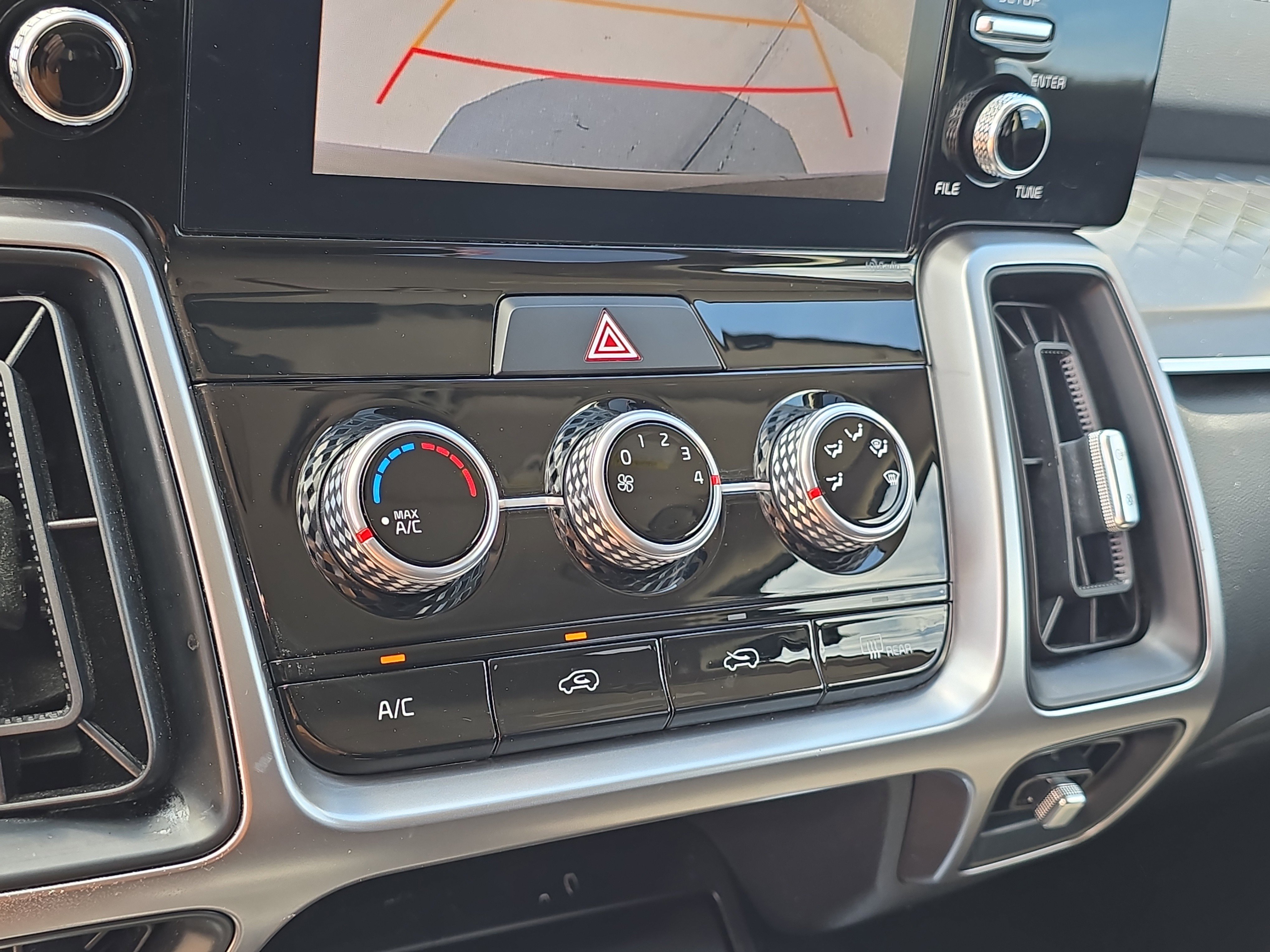 Certified 2023 Kia Sorento LX FWD image 25