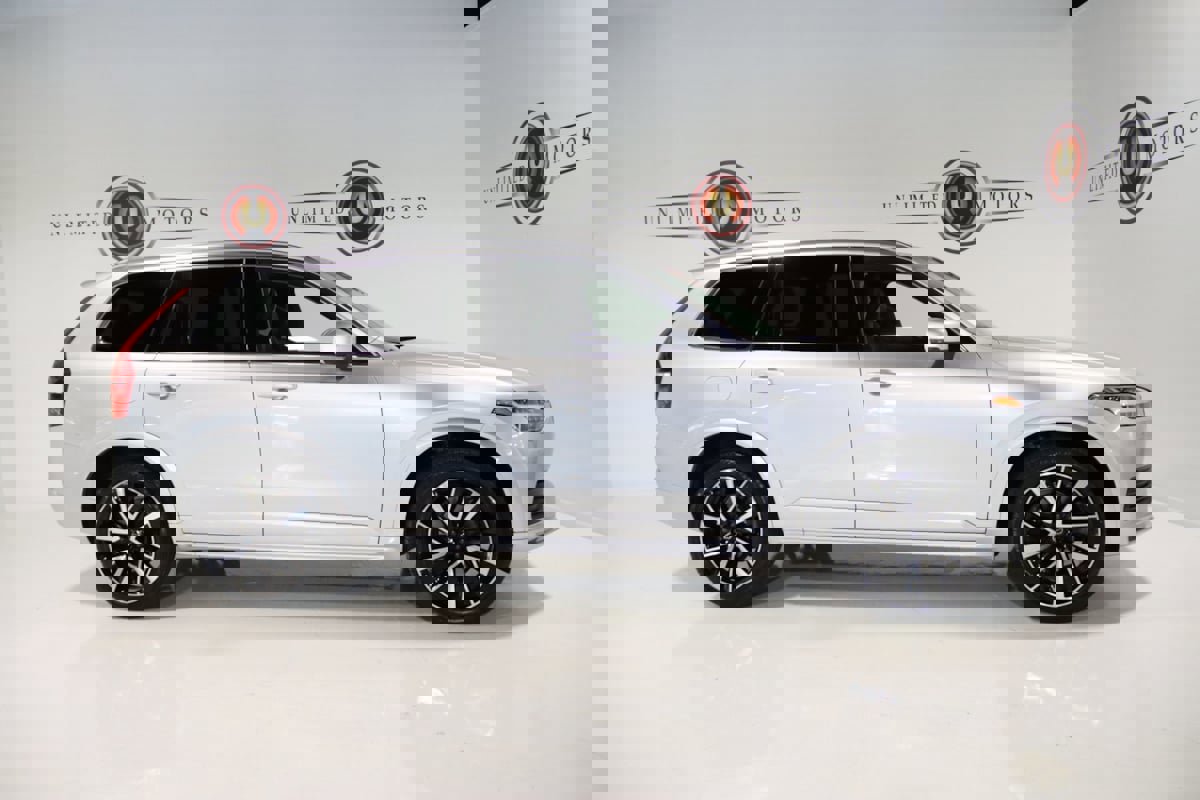 Used 2022 Volvo XC90 T6 Momentum w/ Advanced Package image 28