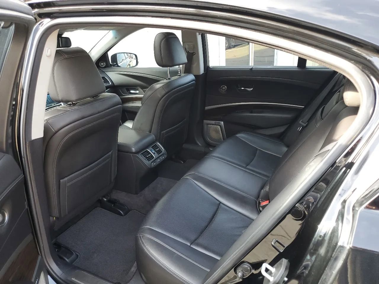 Used 2017 Acura RLX w/ Advance Package image 32