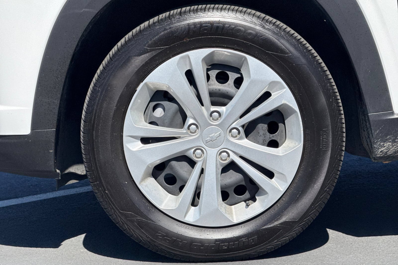 Used 2025 Chevrolet Trax LS FWD image 14